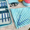 

Set d'aiguilles circulaires interchangeables Stellar Deluxe - Sapphire - Hobbii
13
