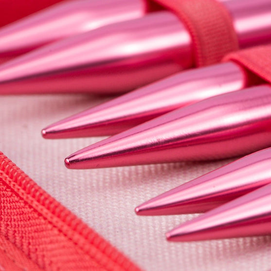 

Set d'aiguilles circulaires interchangeables Stellar Deluxe - Coral - Hobbii
4