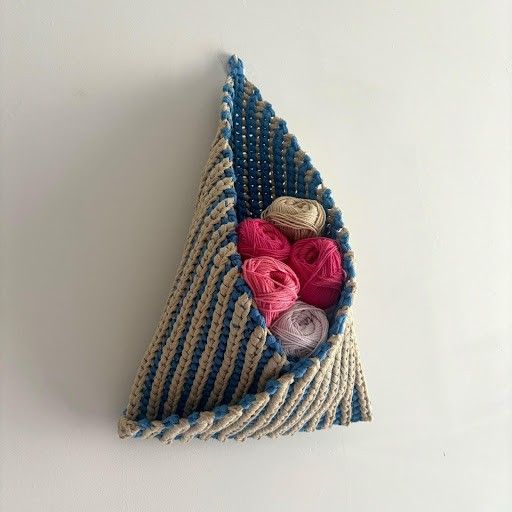 Albers - Hanging basket