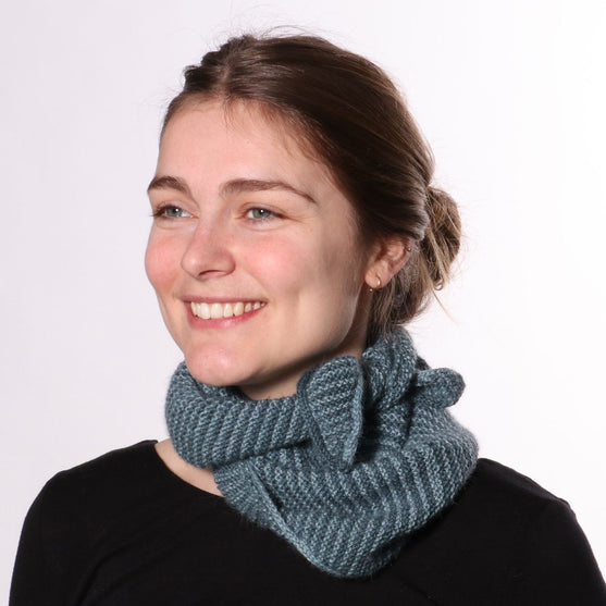 

Wind – Short Scarf
1